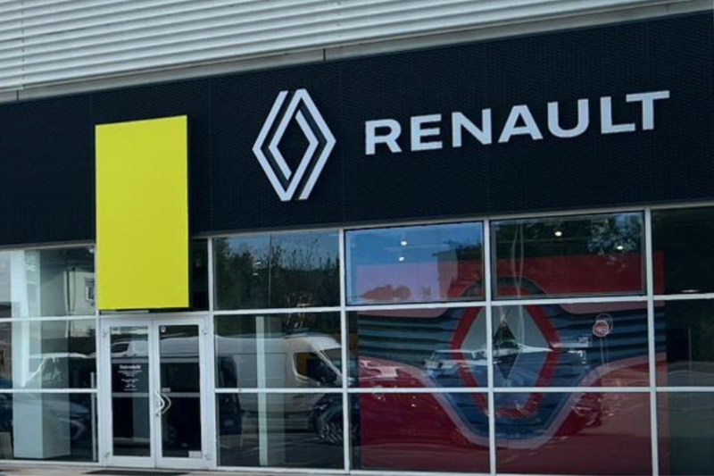 /media/uploads/remont_kranj_renault2.png